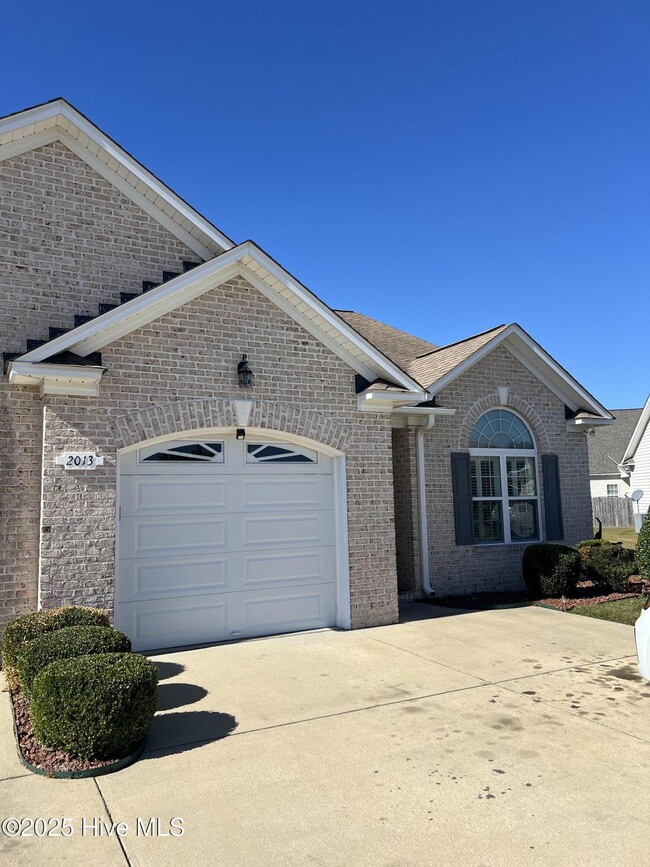 Photo - 2013 Croyden Cir