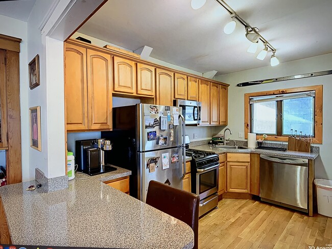 Building Photo - 22 Bond St Unit R1