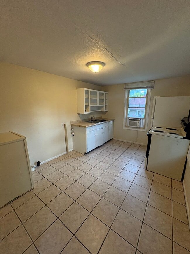 Photo - Etowah 37331 - Now available, 1-bedroom, 1-bath apartment conveniently located in Etowah! - Conta...
