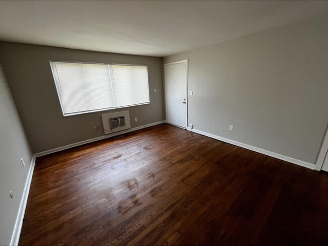 Photo - 4689 Hilton Ave Unit A