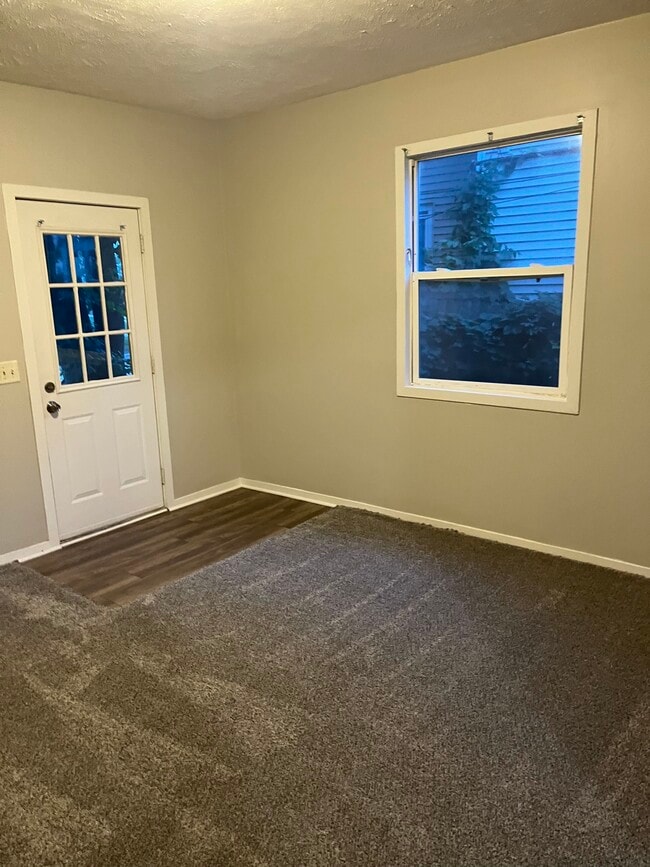 616 Pine Ave NW Unit Pine 1