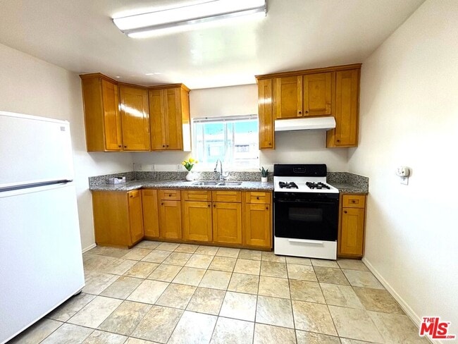 4343 4th St Unidad 2-E