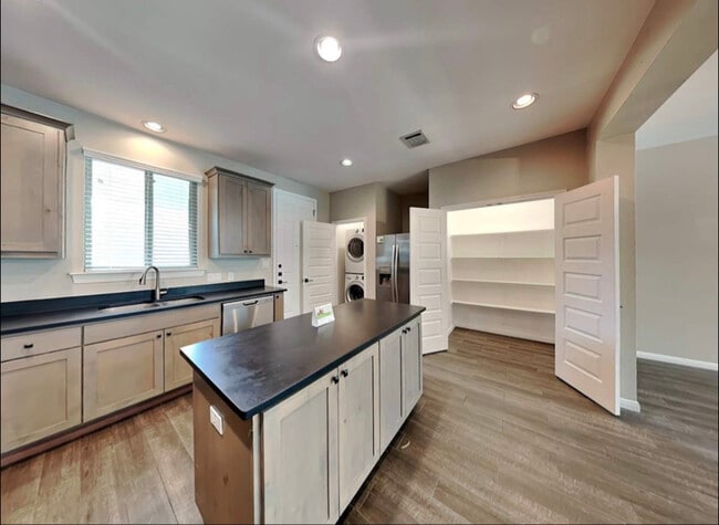 Photo - 178 Holly St