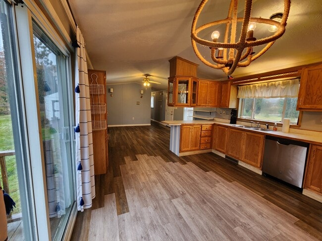 Photo - 11 Basin Point Rd