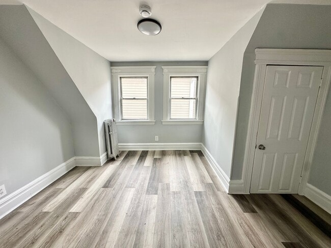 Photo - 1048 Grove St Unit 3