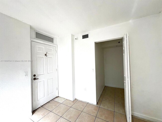 Photo - 13820 NE 3rd Ct Unit 109