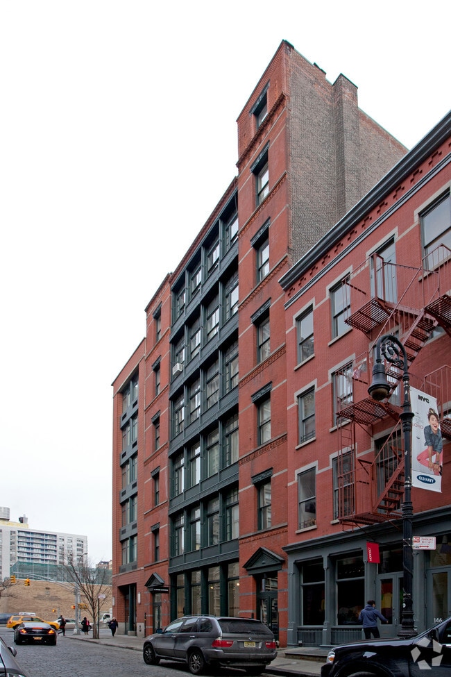 Primary Photo - 150 Greene St