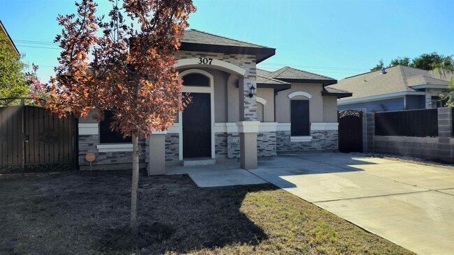 Photo - 307 Santander Dr