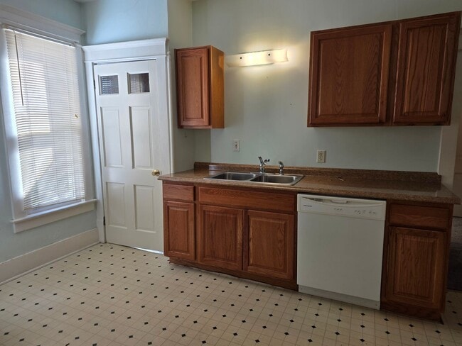 200 E Walnut St Unit 202 East Walnut