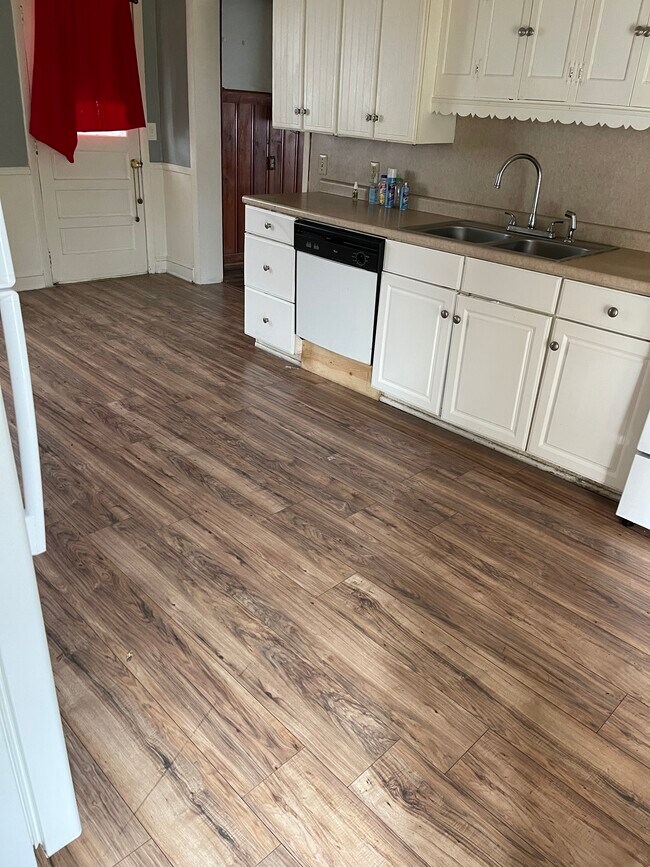 Photo - 5035 Wissman Rd