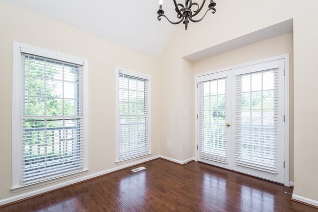 Photo - 39 Crestview Dr