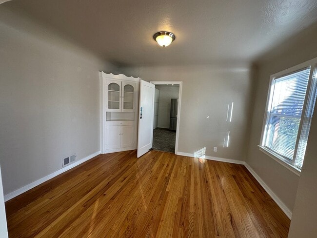 Photo - 465 Wilson Ave Unit 465 Wilson Ave. #Main Floor