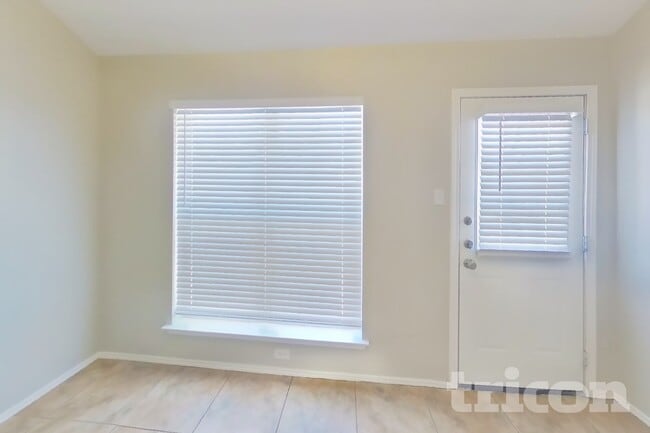 Photo - 413 Rustic Grove Ln