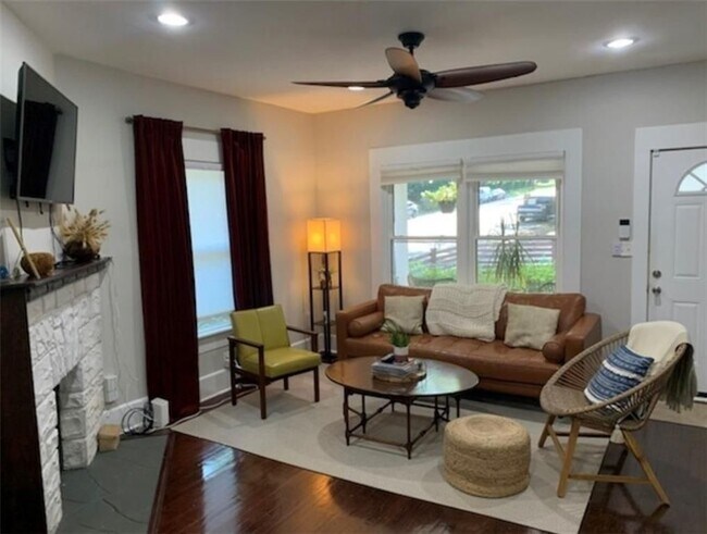 Photo - 5 Lakeview Dr SE