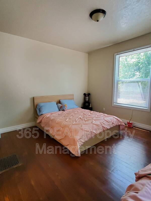 Photo - 1431 11 Street, Unit A Unidad A