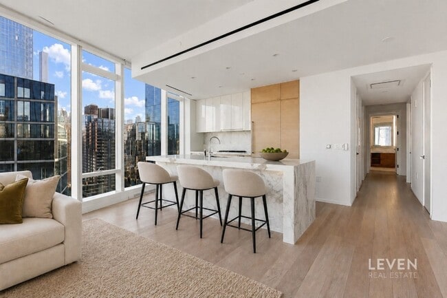 Photo - 30 Riverside Blvd Unit 24E