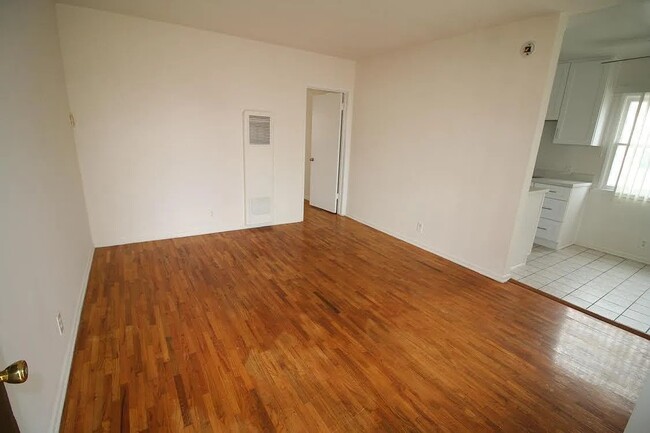 Building Photo - 1336 Berkeley St Rental