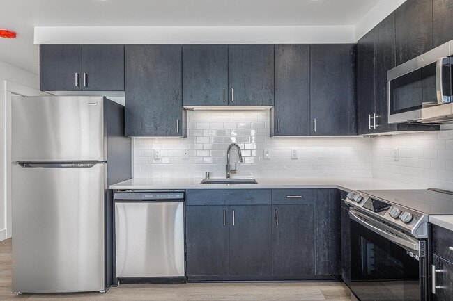 Building Photo - West Vine Townhomes