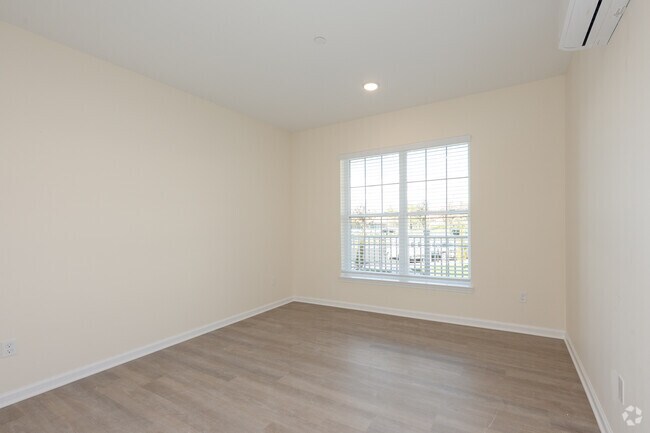 2BR, 2BA - 1,264SF - Bedroom