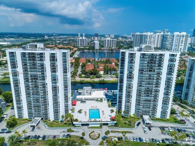 Building Photo - 3675 N Country Club Dr Unit 2502 Rental