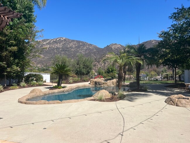 2342 Orchard View Ln