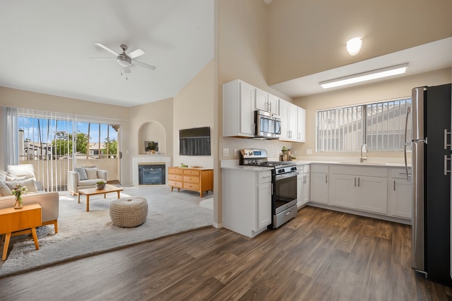 Photo - Lakeview at Superstition Springs