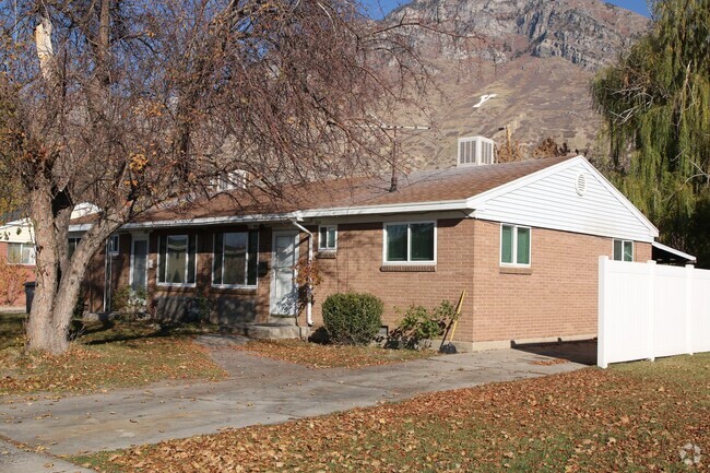 Building Photo - Dean 324/330 Unit Dean  #330 Rental