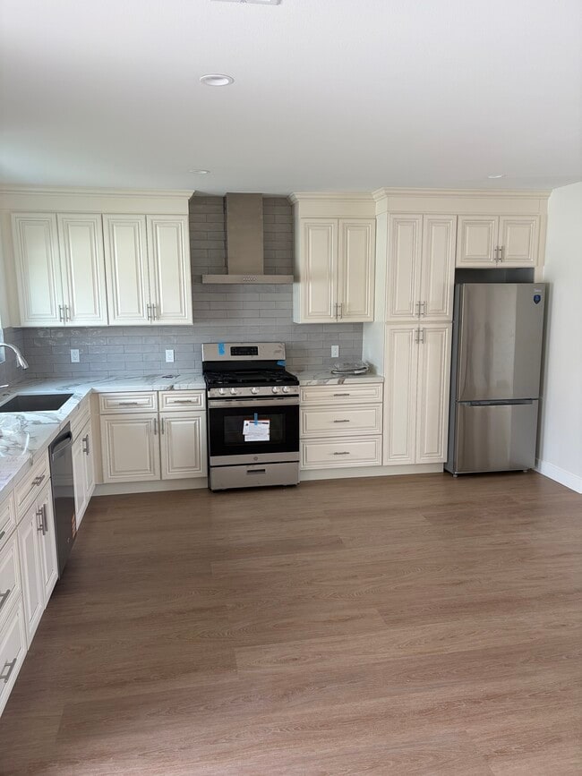 Photo - 2641 Elden Ave