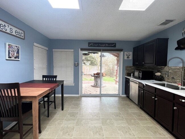 Photo - 7543 Prairie Lace