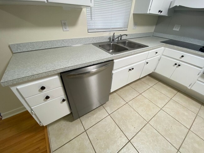 Photo - 2/2 in Orange City