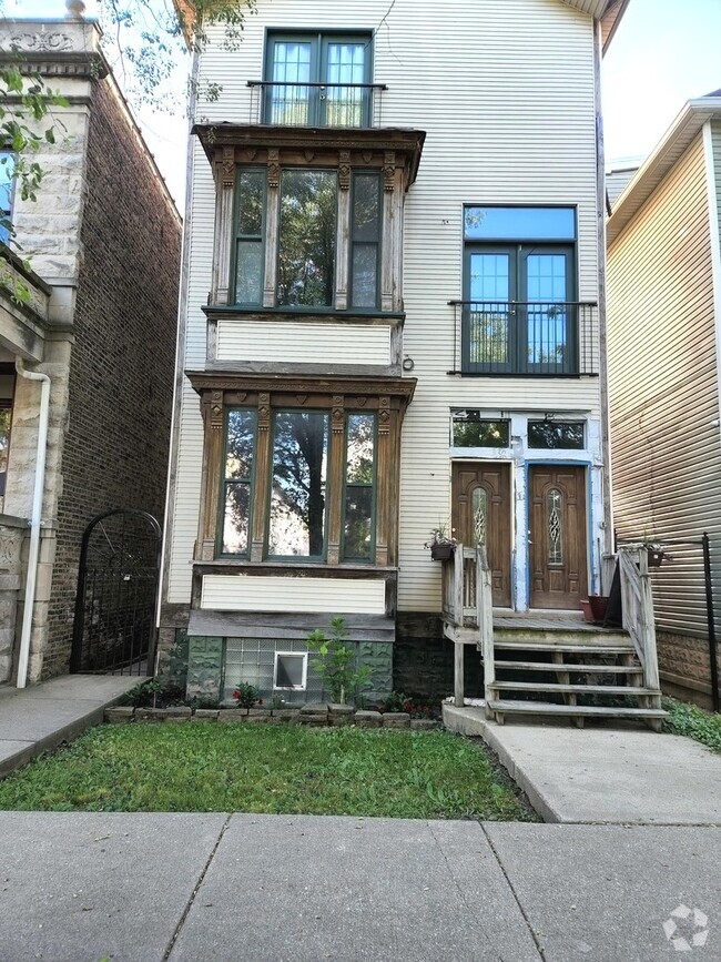 Building Photo - 1654 N Richmond St Rental