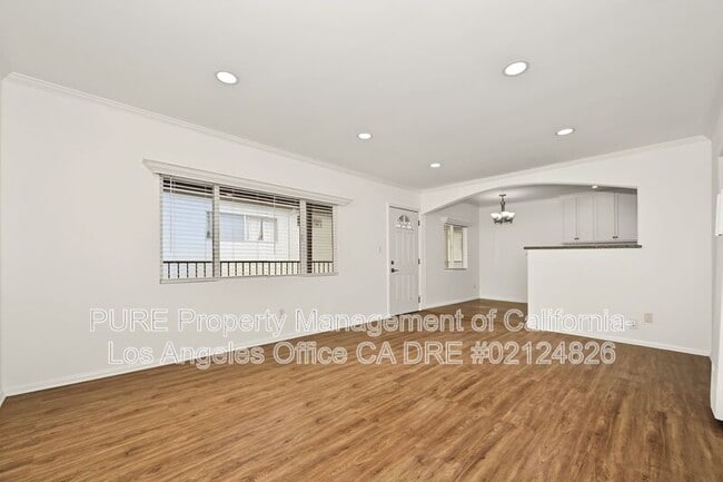 Photo - 1527 Harvard St