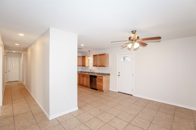 Photo - 305 S Westward St