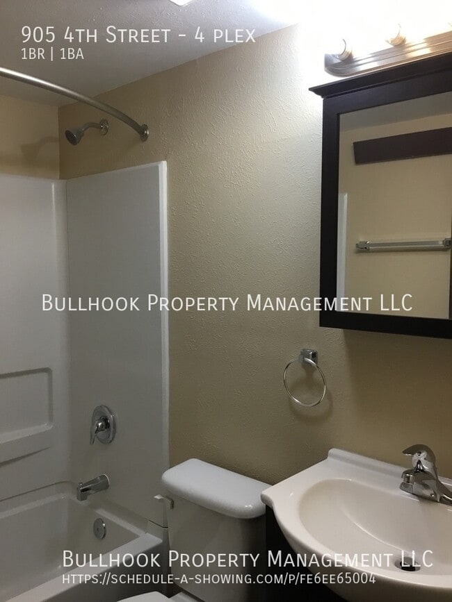Photo - 905 4th St Unit 4 plex