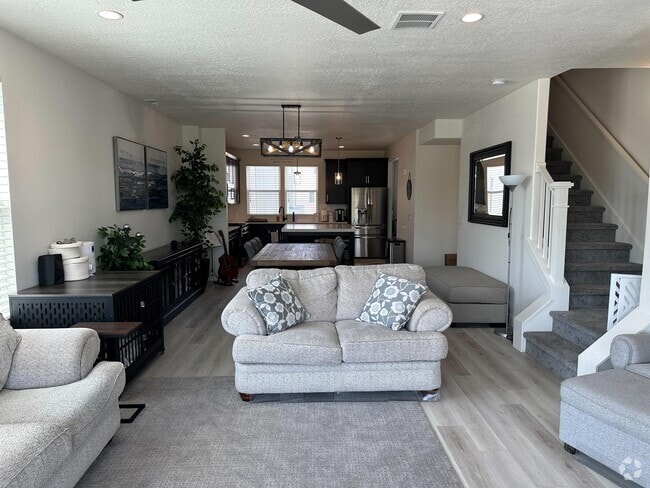 Building Photo - 4672 Vermillion Dr Rental