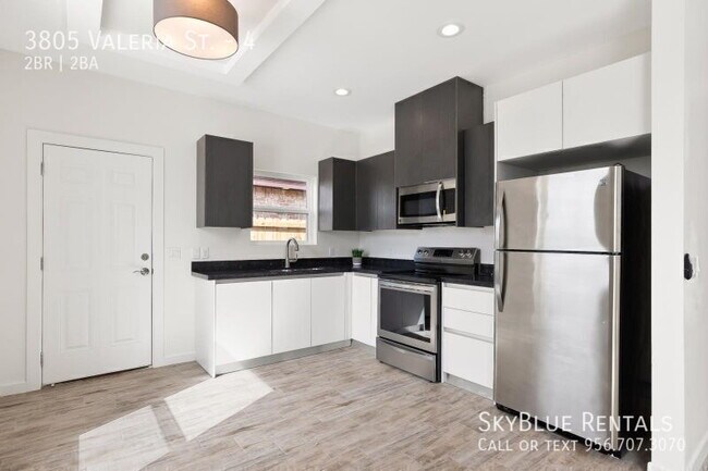 Building Photo - 3805 Valeria St Unit 4