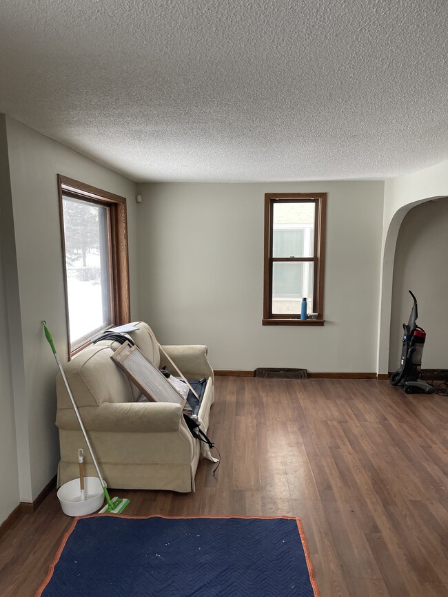 Photo - 3234 Xerxes Ave N