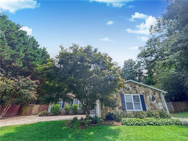 Building Photo - 1552 Blackwell Rd