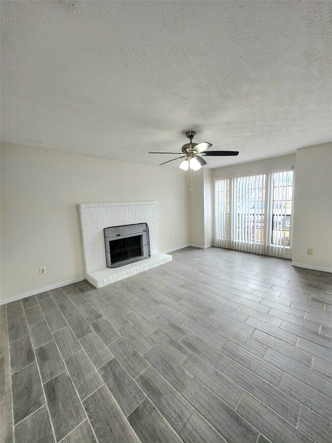 10047 Emerald Creek Dr