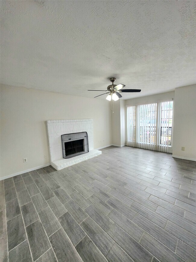 Photo - 10047 Emerald Creek Dr