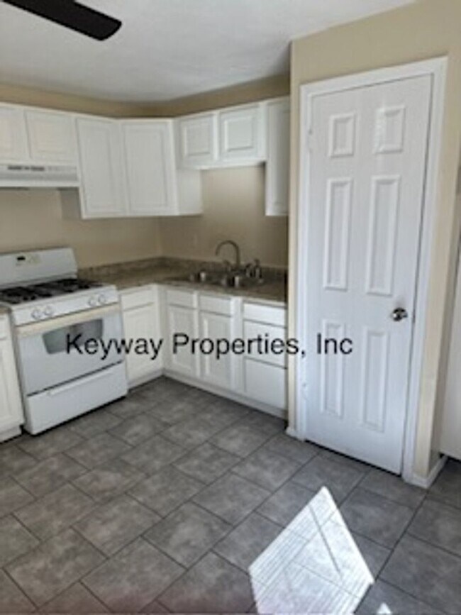 Photo - 1720 Arno St SE Unit D