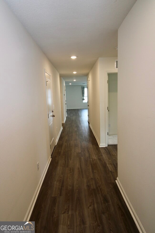 Photo - 205 Landing Blvd
