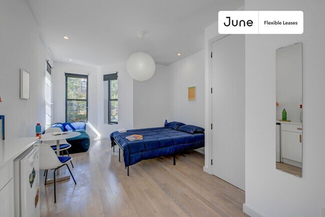 Photo - Enchanting ROOM at The Maison on Halsey Unit 1