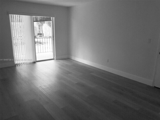 Photo - 10748 N Kendall Dr Unit N-20
