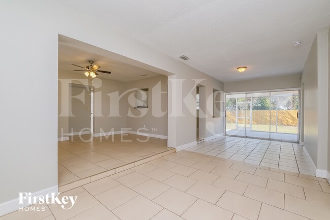 Photo - 10910 N 15th St