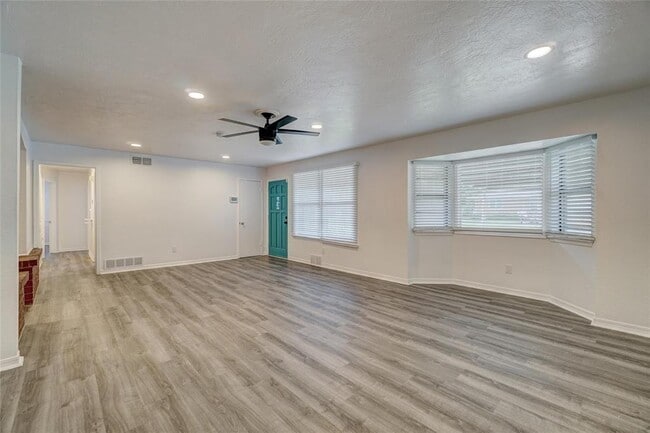 Photo - 817 Stahl Dr