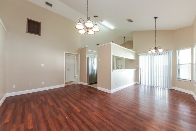 Photo - 1633 Liggins Ave