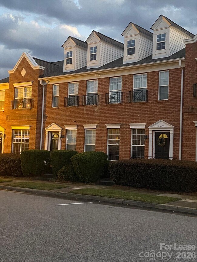 Photo - 6928 Creft Cir