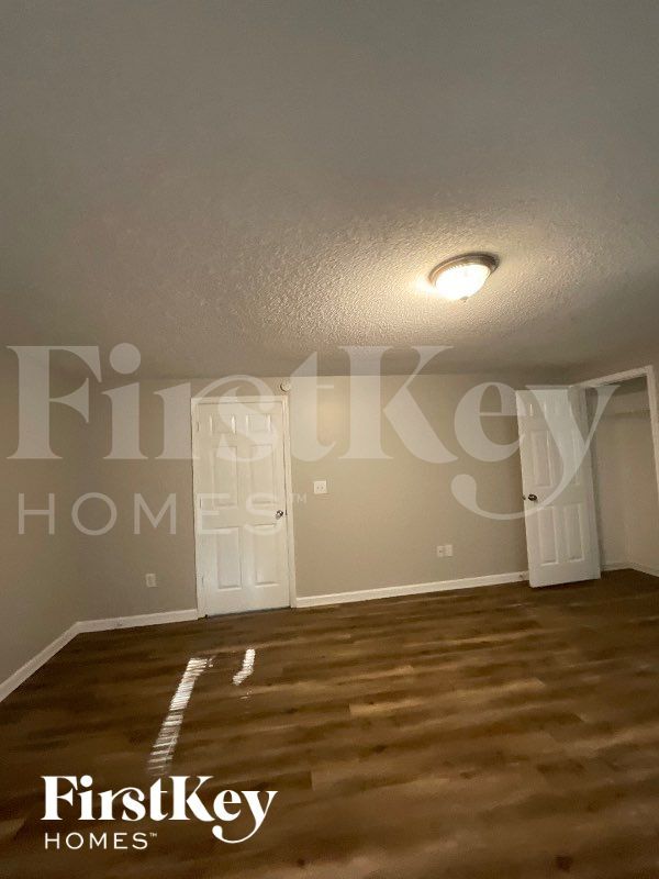 48 Moody Farm Rd