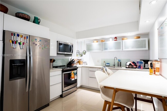 Building Photo - 16300 Golf Club Rd Unit 204